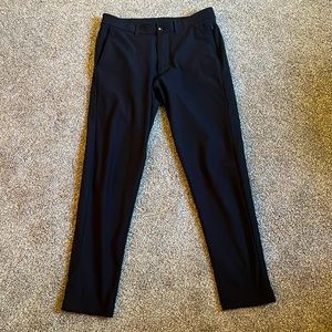 Lulu lemon - black - like new condition - 30/30 - commission pant slim